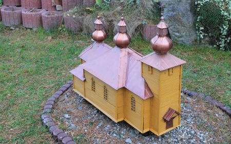 Skanzen miniatúr drevenej architektúry