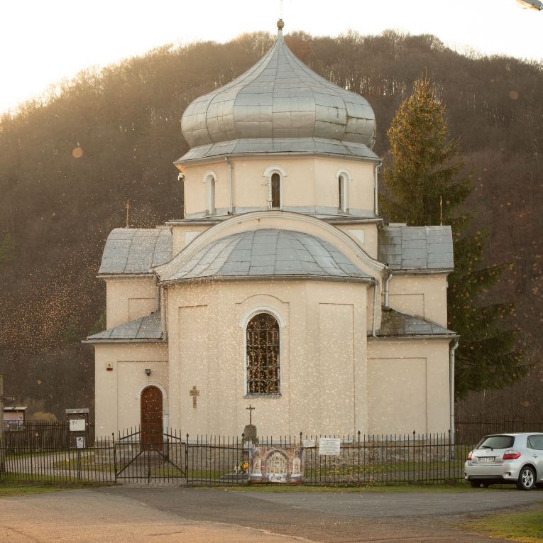 Cerkiew pw. Świętej Trójcy z 1900 r. w Międzybrodziu.