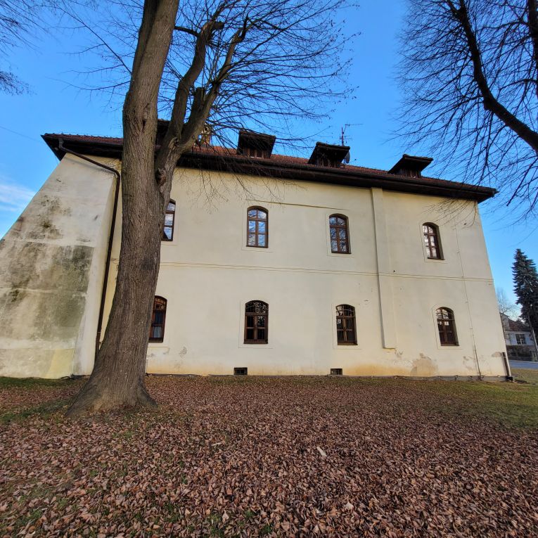 The manor house in Stropków and the Pieta chapel